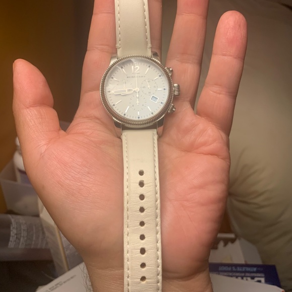 Watch - Picture 2 of 3